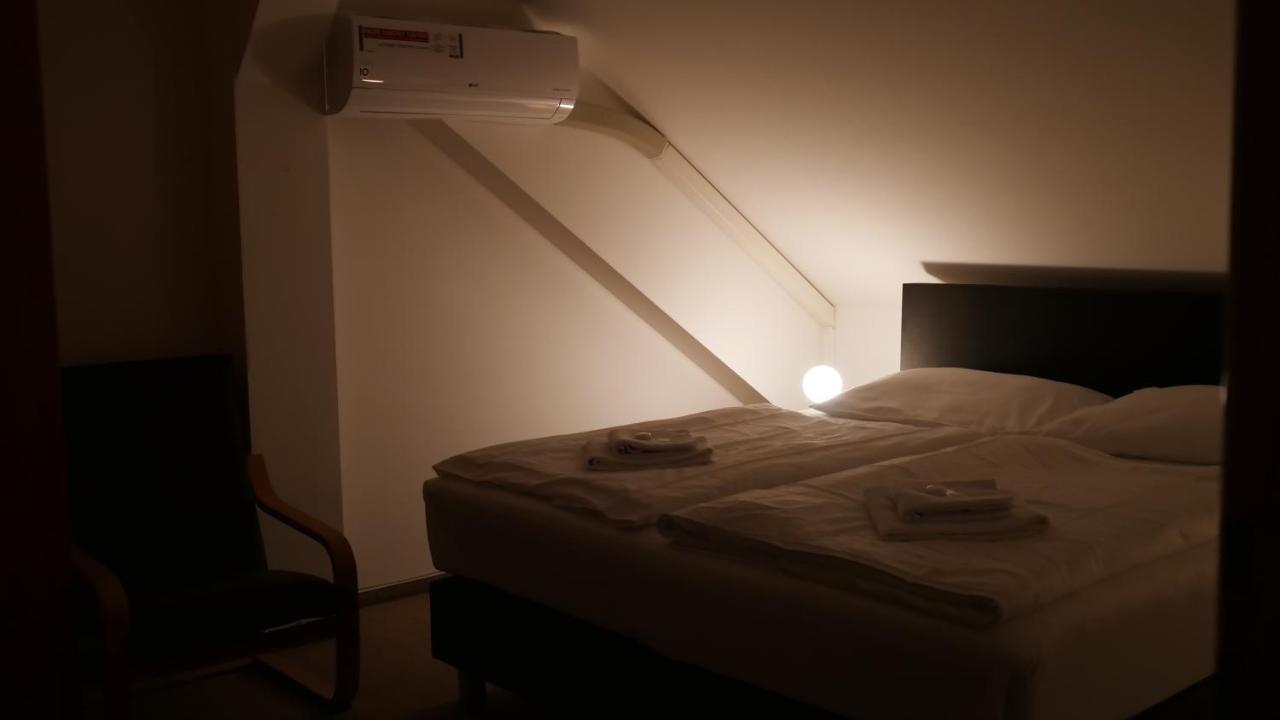 Hotel Bily Konicek เชบอนย์ ภายนอก รูปภาพ