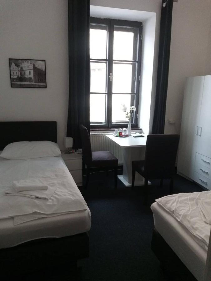 Hotel Bily Konicek เชบอนย์ ภายนอก รูปภาพ